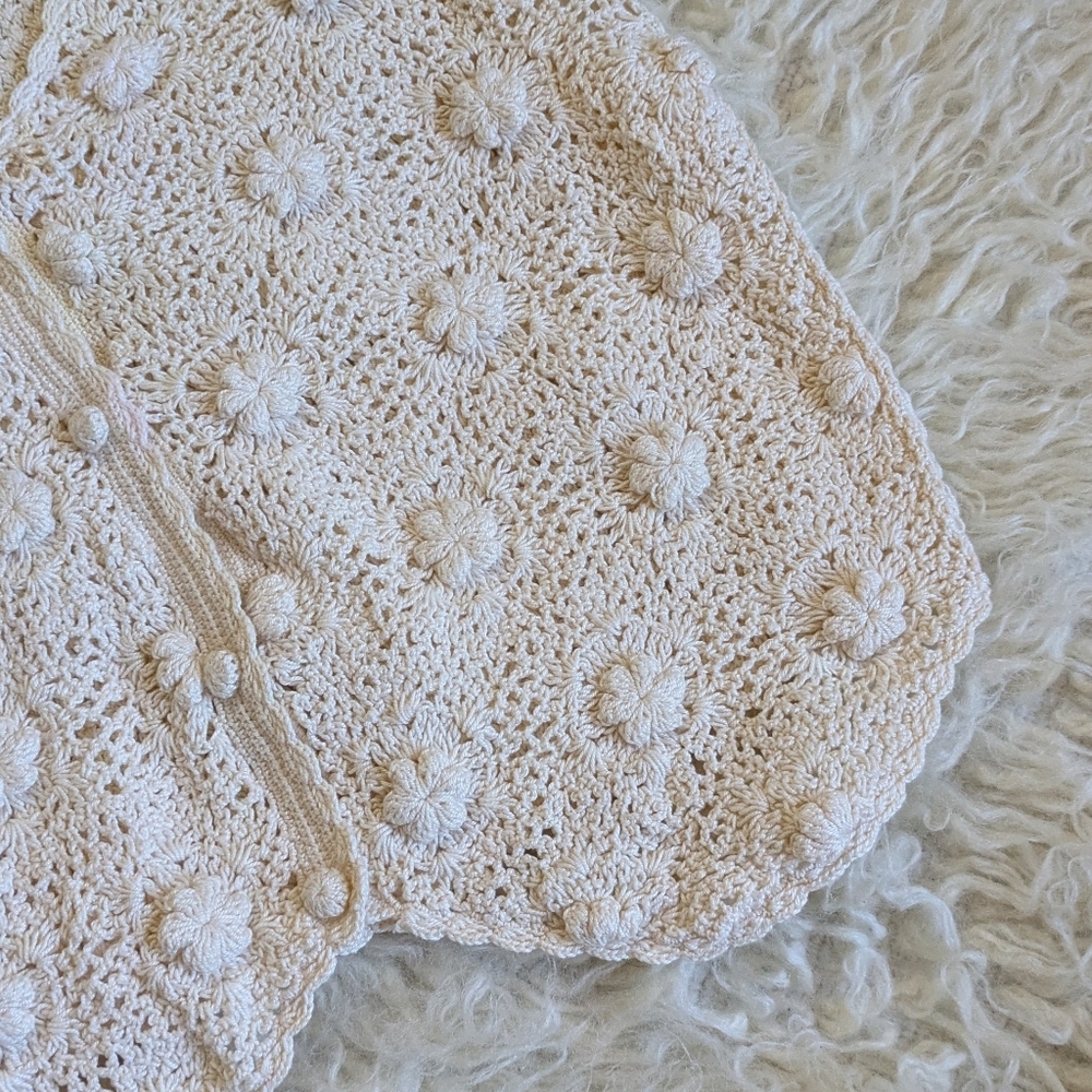Vintage Cream Hand Crochet Floral Sweater Vest - Picture 3 of 6